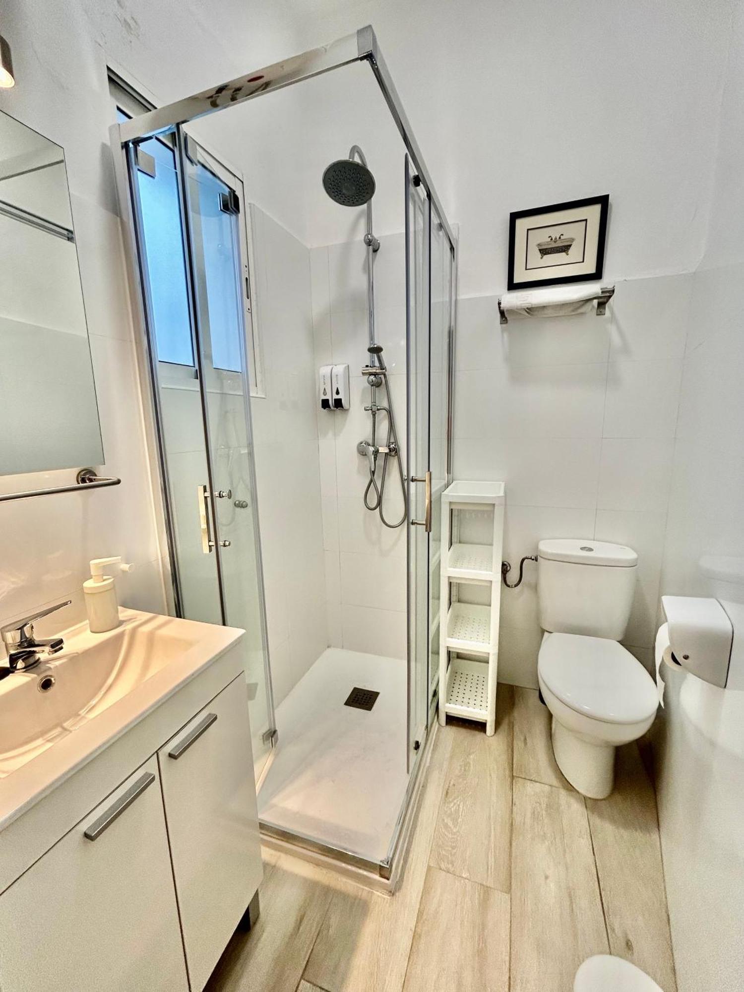 Acogedor Apt 8Pax 4Bdr 2Bth- Cozyhomesevilla2 מראה חיצוני תמונה
