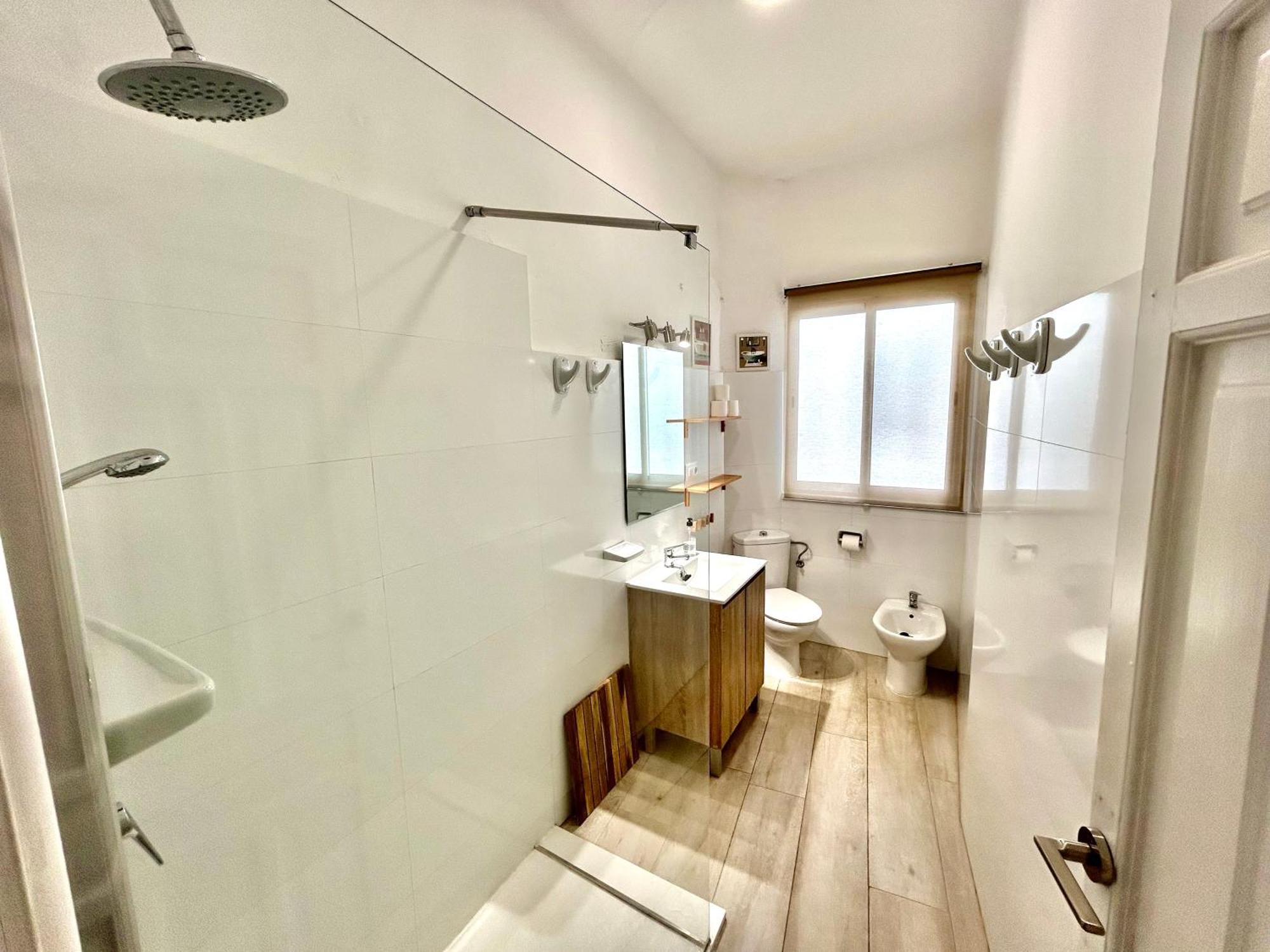 Acogedor Apt 8Pax 4Bdr 2Bth- Cozyhomesevilla2 מראה חיצוני תמונה