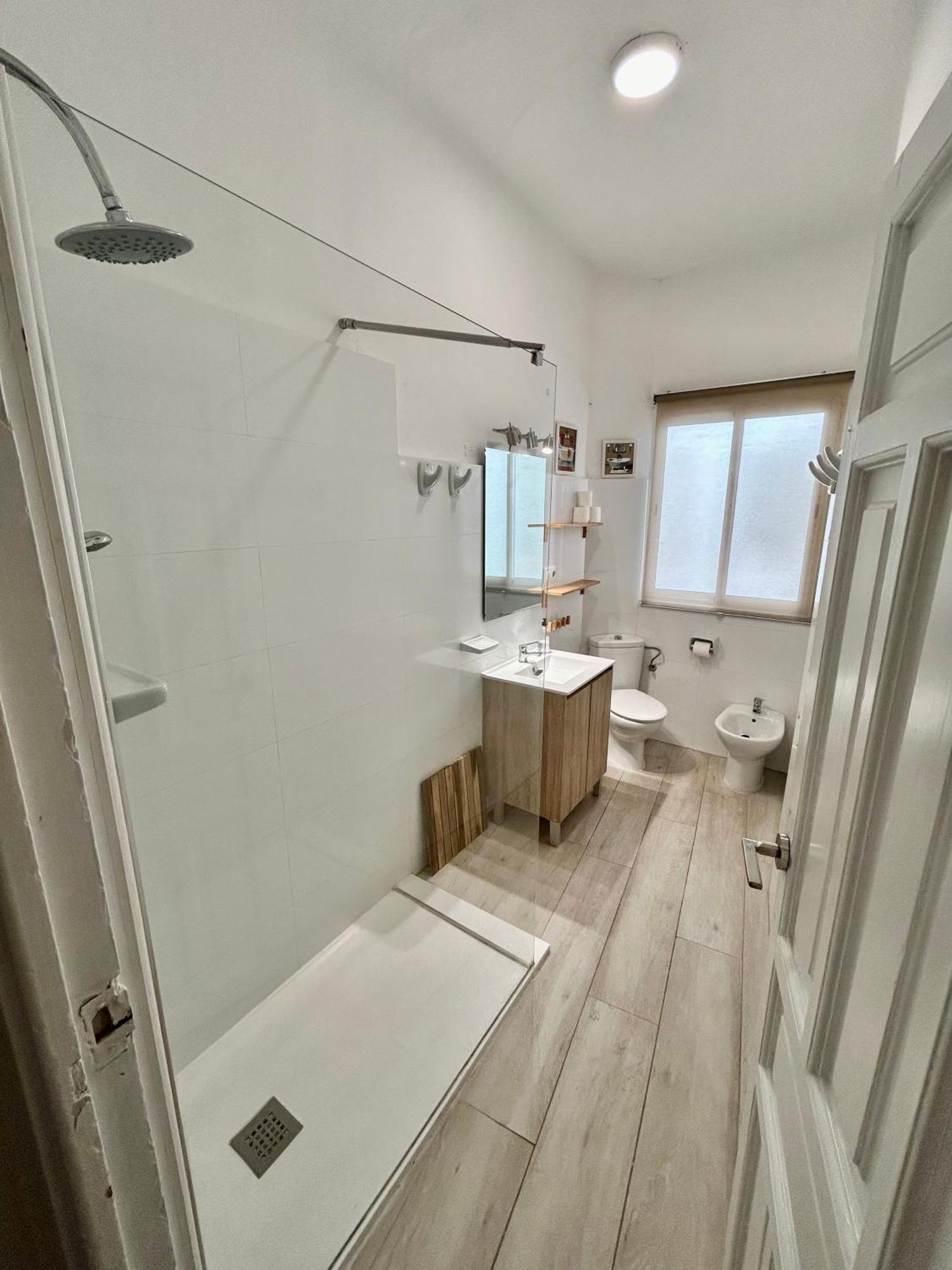 Acogedor Apt 8Pax 4Bdr 2Bth- Cozyhomesevilla2 מראה חיצוני תמונה