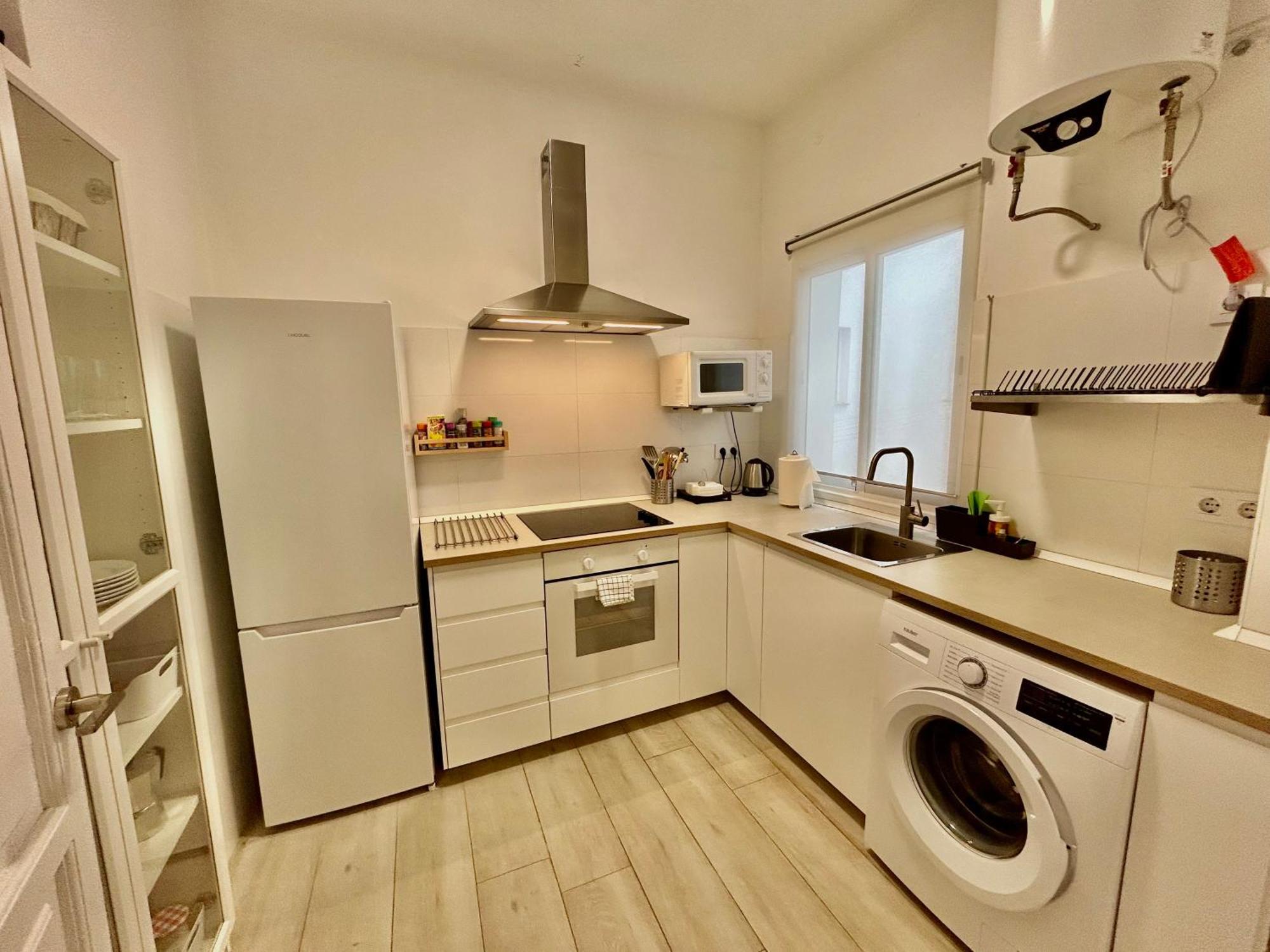 Acogedor Apt 8Pax 4Bdr 2Bth- Cozyhomesevilla2 מראה חיצוני תמונה