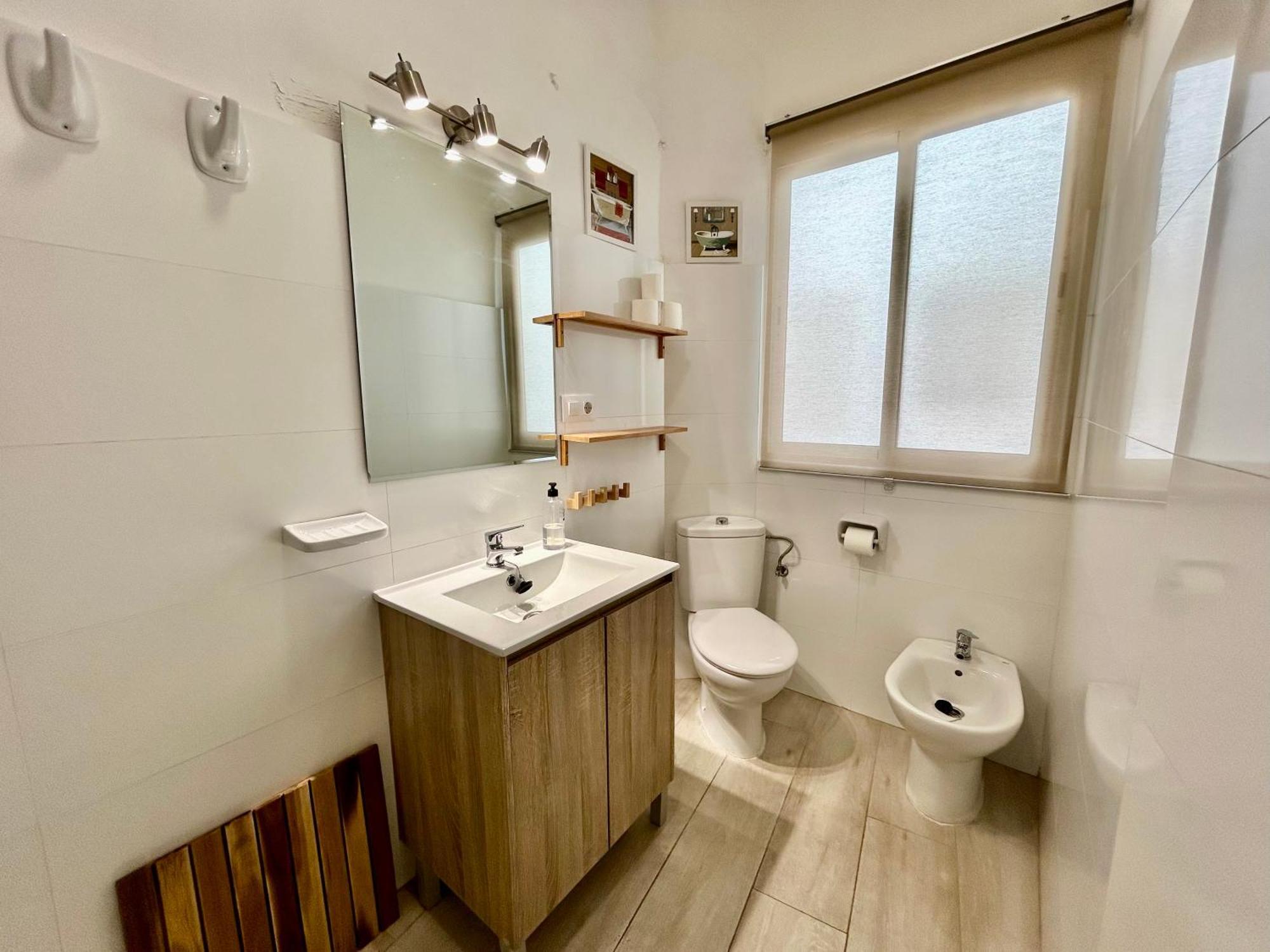 Acogedor Apt 8Pax 4Bdr 2Bth- Cozyhomesevilla2 מראה חיצוני תמונה