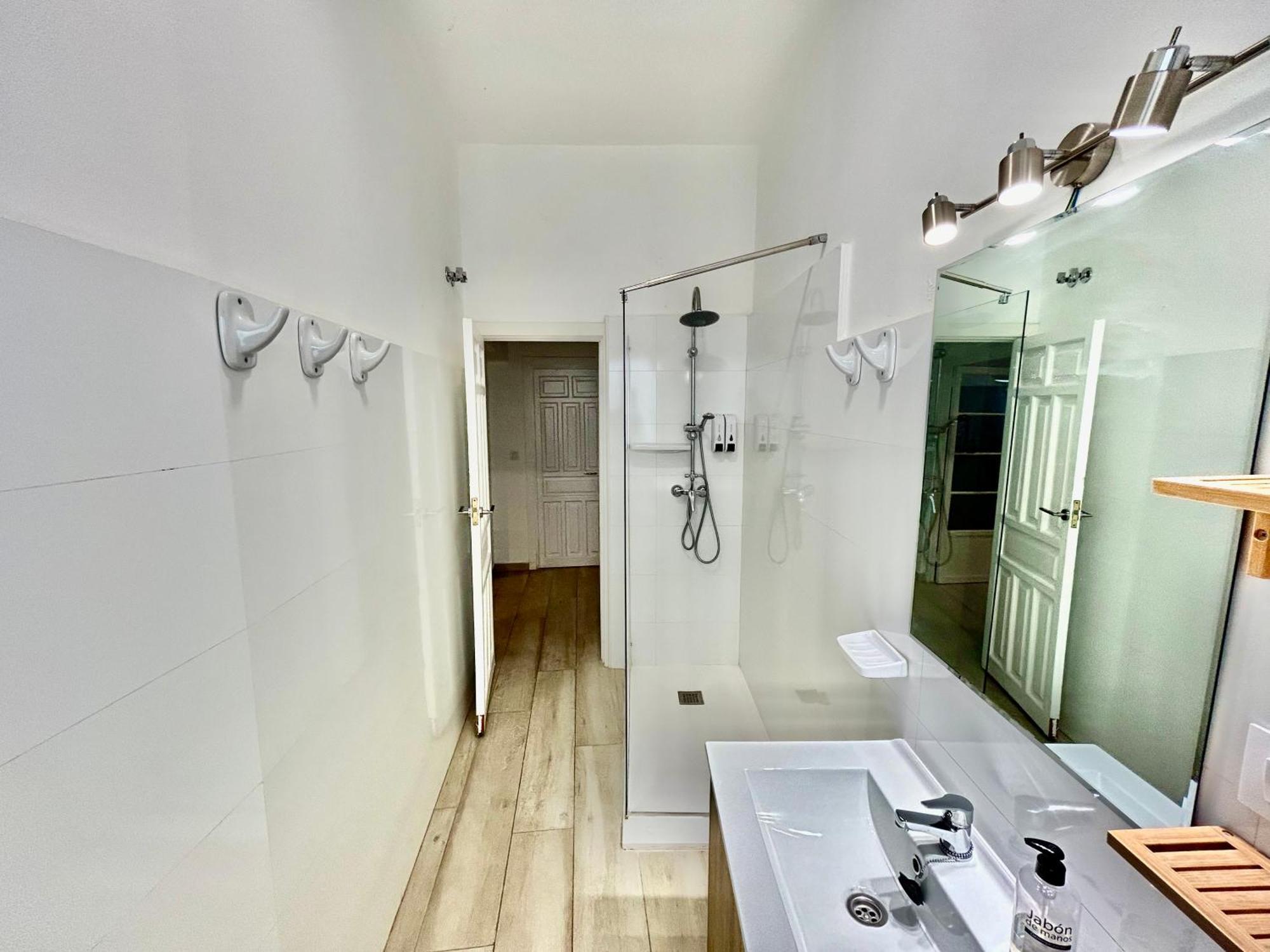 Acogedor Apt 8Pax 4Bdr 2Bth- Cozyhomesevilla2 מראה חיצוני תמונה