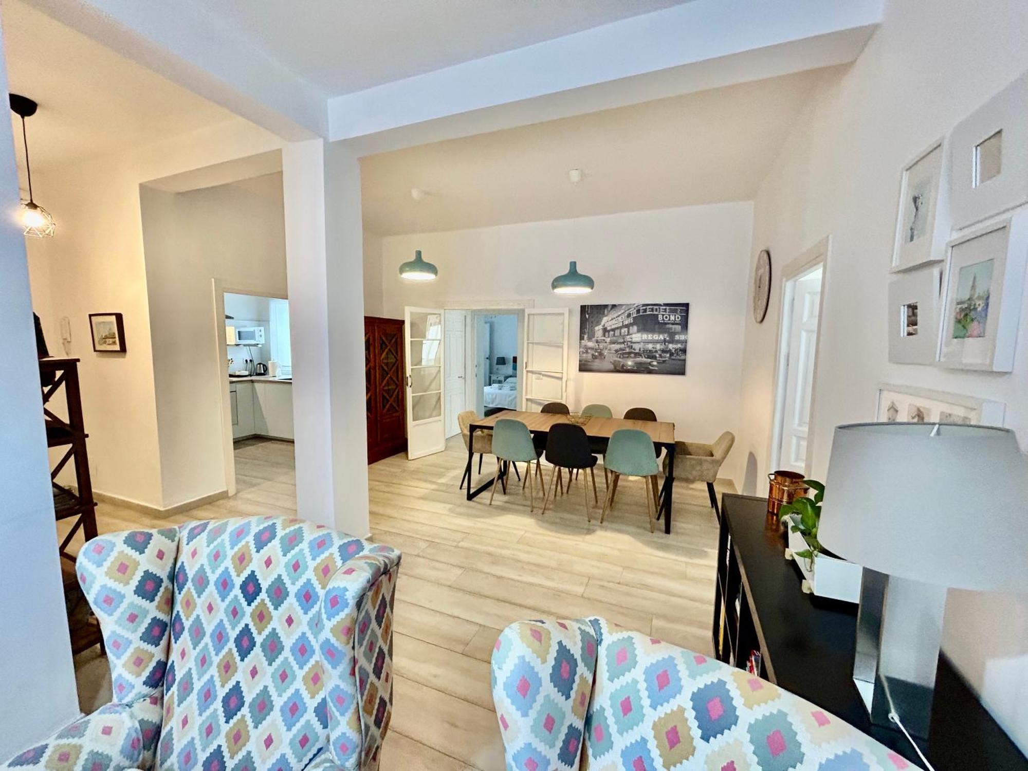 Acogedor Apt 8Pax 4Bdr 2Bth- Cozyhomesevilla2 מראה חיצוני תמונה