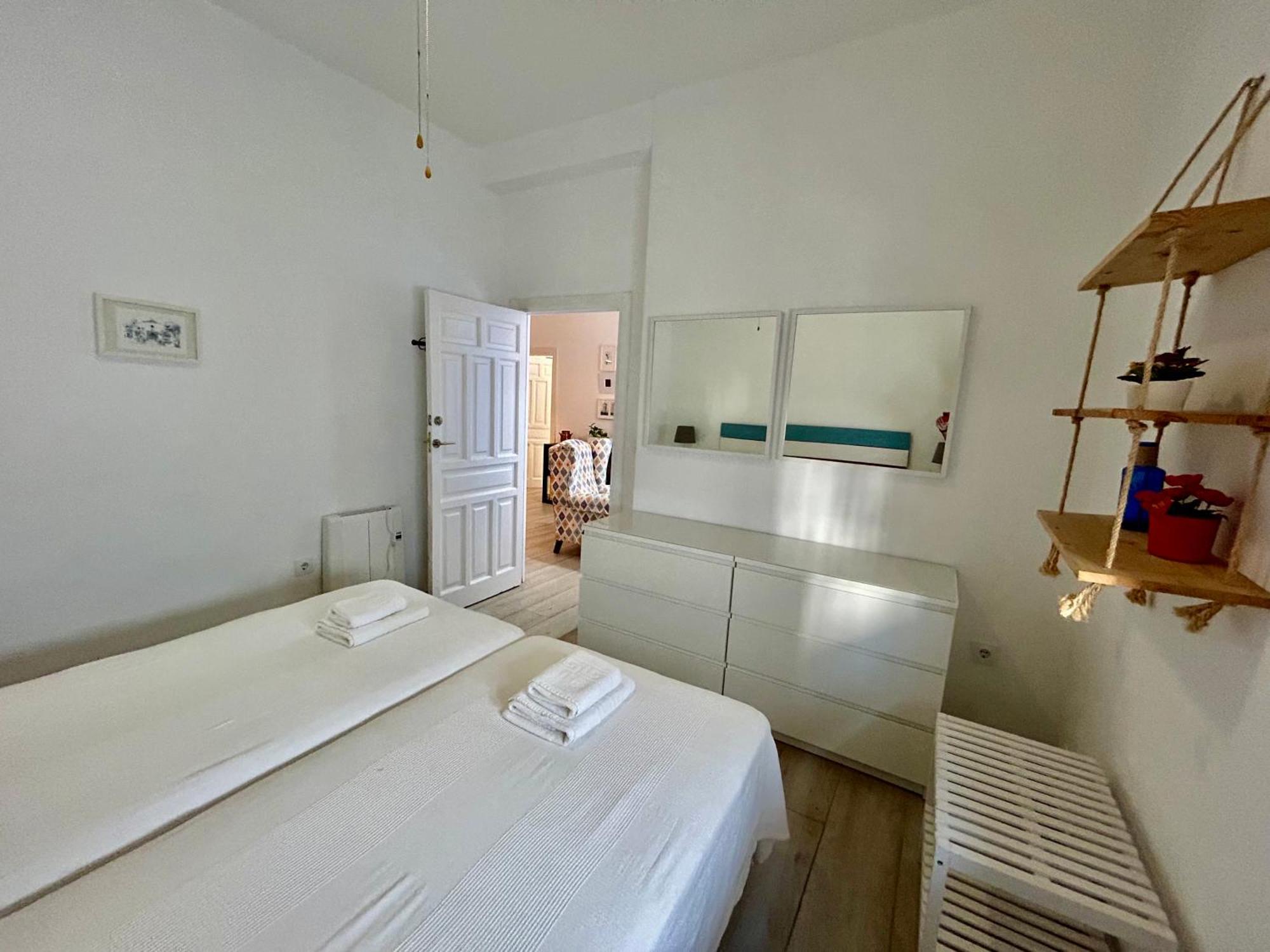 Acogedor Apt 8Pax 4Bdr 2Bth- Cozyhomesevilla2 מראה חיצוני תמונה